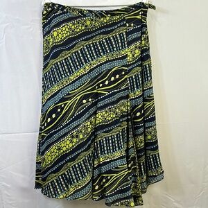 Valerie Stevens Silk Skirt Size 14w. Navy blue and lime green. Lined. Like new.